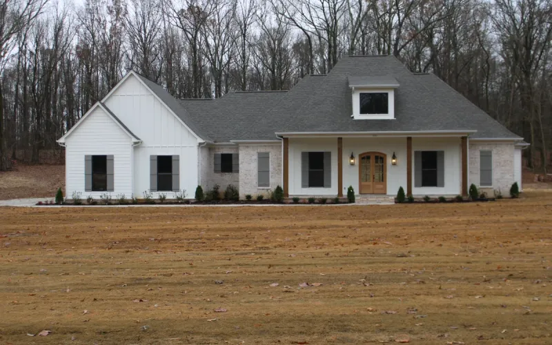 The Simmons Plan homes from the front.